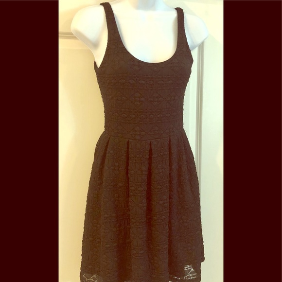 Sleeveless Little Black Dress - Picture 1 of 3